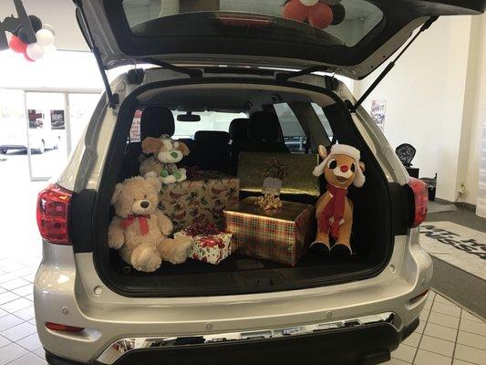 Come get your very own 2018 Nissan Pathfinder.. loaded with more options than Santa's sleigh!