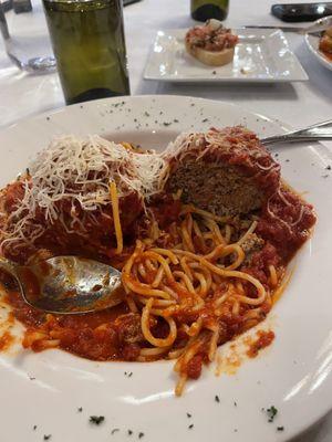 Spaghetti and meatballs.