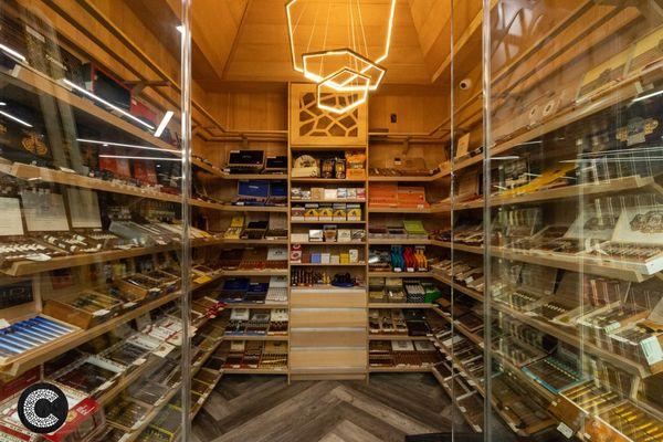 WALK IN CIGAR HUMIDOR