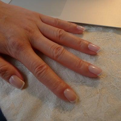 Shellac gel French manicure