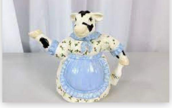 Cow teapot