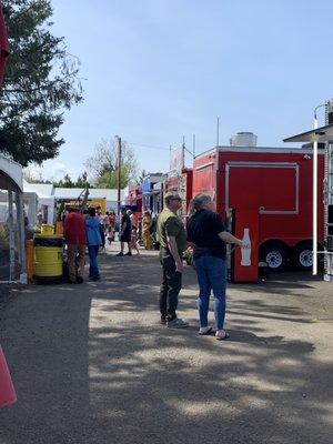 Sunny day for food trucks