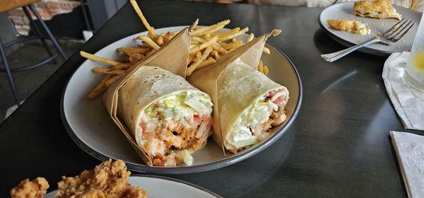 BUFFALO CHICKEN WRAP. ROMAINE, PICO, CHEESE, RANCH, BUFFALO SAUCE & CHOICE OF FRIED OR GRILLED CHICKEN.