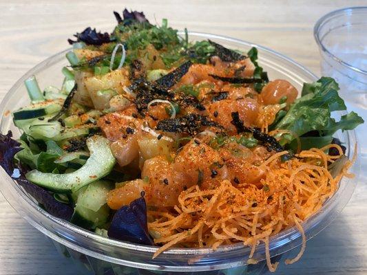 Spicy Salmon w/ mixed greens