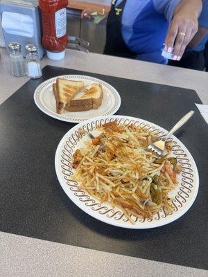 Regular Hashbrowns with veggies and toast