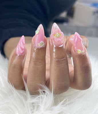 Love these 3d nails!