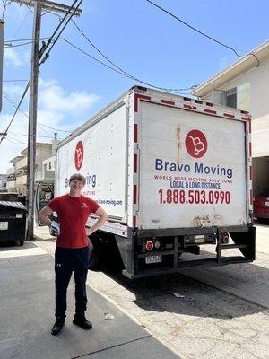 Moving truck