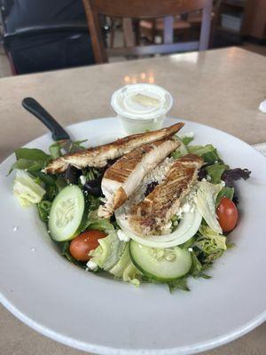 Soulvaki salad