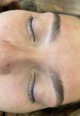 Natural Full Brows 
Wax & Style