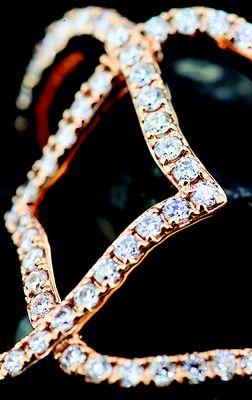 Rose gold diamond right-hand ring