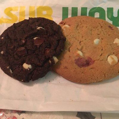 Double chocolate/raspberry cheesecake cookies.