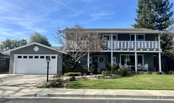 Pleasanton Valley Heritage model with 5 bedrooms, 3 bathrooms and 2,538 sq ft. Upgraded througout!! Listed at $2,150,000