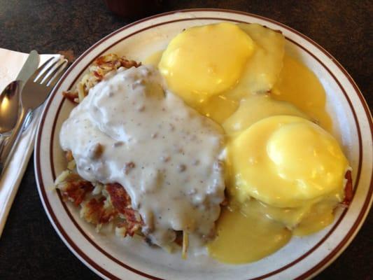 Eggs Benedict with hash browns