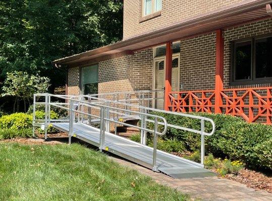 aluminum wheelchair ramp installed by Lifeway Mobility in RI