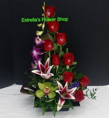 Estrella's Creation.
Beautiful style flowers designer.