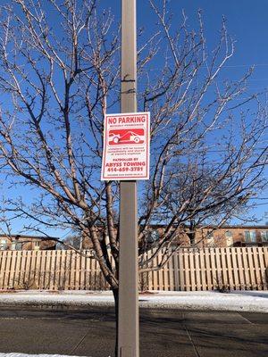 Parking sign in south end of Arbylot