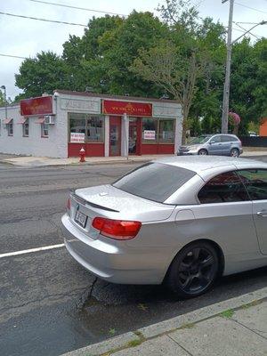 Front of former Giuseppe's Pizza, now New York Avenue Pizza