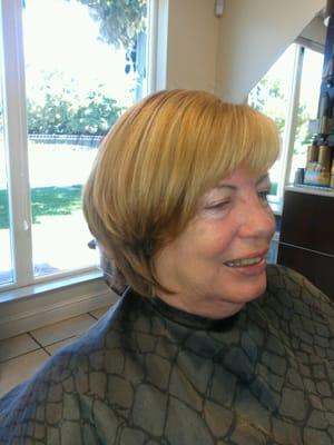 the "jackie" cut  and highlights with a base (partial)