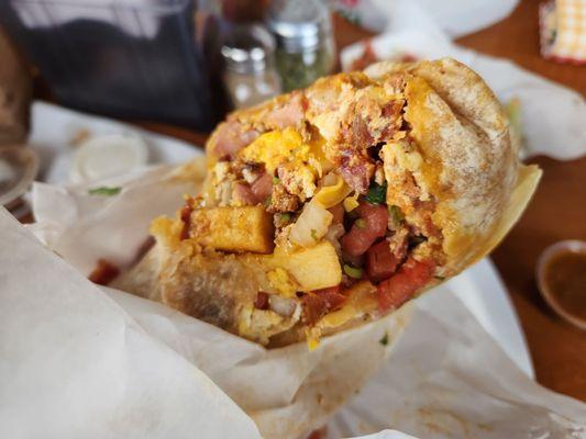 Super breakfast burrito