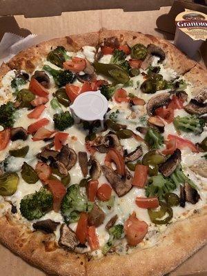 White Pizza with mushrooms and jalapeños...grateful for the garlic sauce