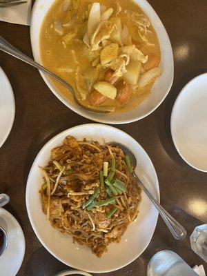 Mussaman Curry + Chicken Pad Thai