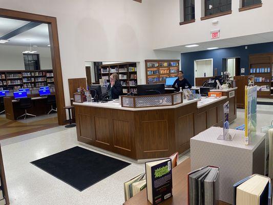 Inside the Lakewood Library, Madison Ave. location (smaller branch but newer, renovated in 2022) -- Tuesday, 15 October 2024