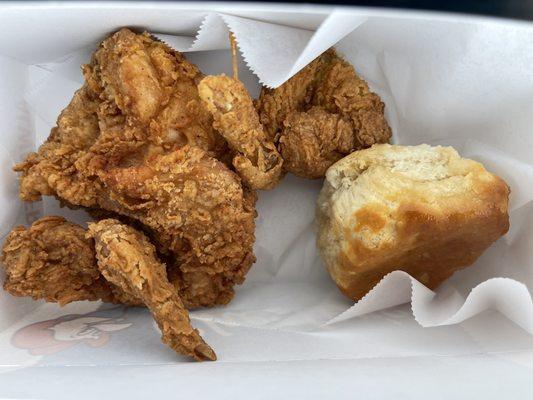 Three piece option with honey biscuit. (White meat)