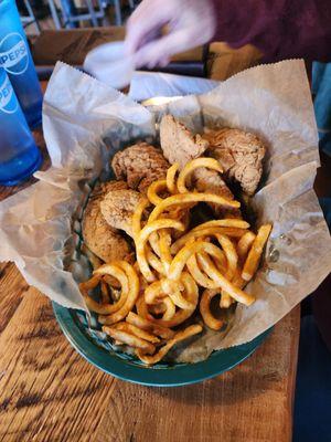 Chicken fingers and fries