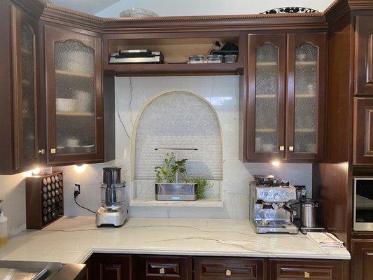 Backsplash and arch window