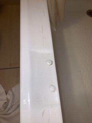 This is the tub with the stains/dirt