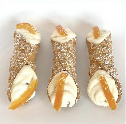 Freshly filled cannolis to order