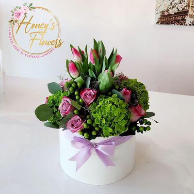 Very fresh flowers and beautiful arrangements