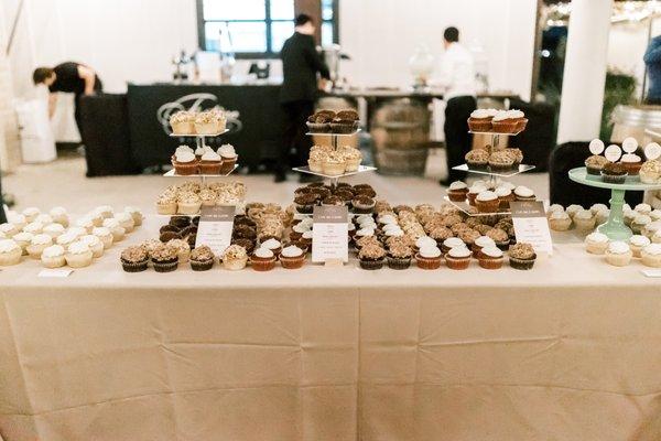 wedding cupcakes from Frost Cupcake Factory