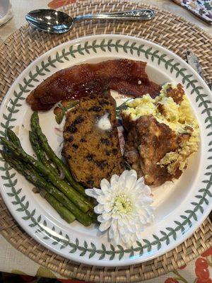 Pumpkin bread, candied bacon, egg & chive souffle