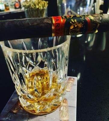 Partagas cigar lagavulin 16