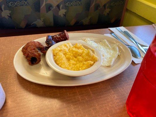 Eggs, grits and smoked sausage