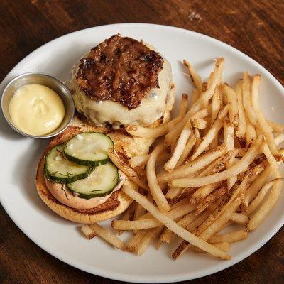 Cheese burger & fries