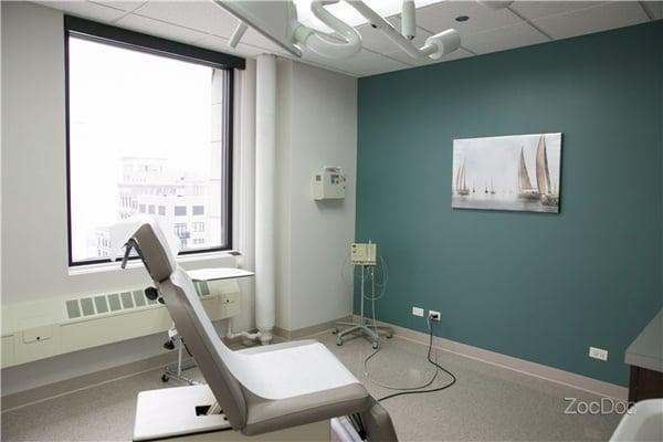 Illinois Dermatology Institute - The Chicago Loop is committed to providing excellent, cutting-edge dermatological care.