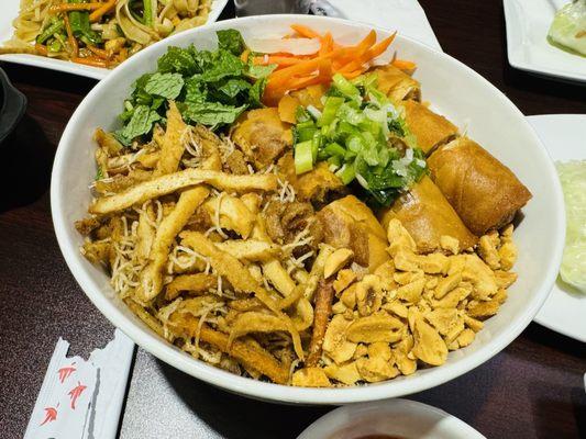 Combo vermicelli bowl