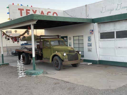 Just an old truck in front of the station just before Christmas 2023