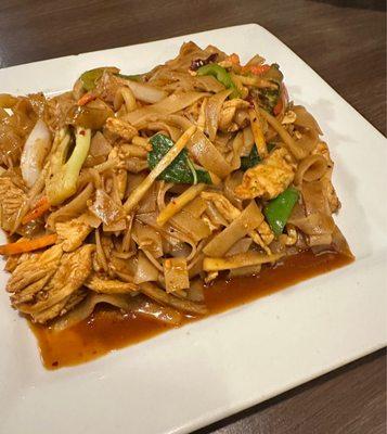 Pad Kee Mao Noodle (Drunken Noodle)