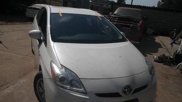 2011 Prius Windshield Replacement for Efrons Auto Repair