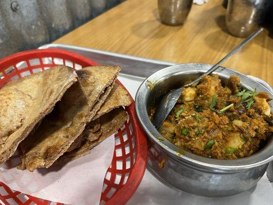 Shrimp Sukha Masala Butter Btr. Tandoori Roti