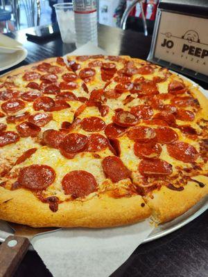 Pepperoni pizza 16"