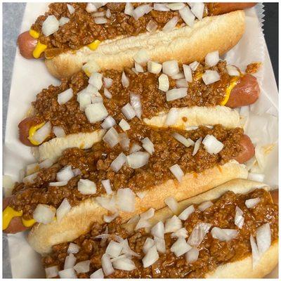 Chili dogs with homemade chili