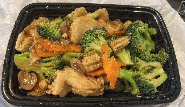 Broccoli, Mushrooms and Baby Corn