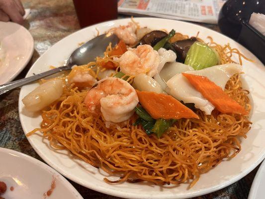 90. Seafood Chow Fun (add 1.00 for crispy noodle)