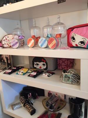 I love the make up bags here! So cute!