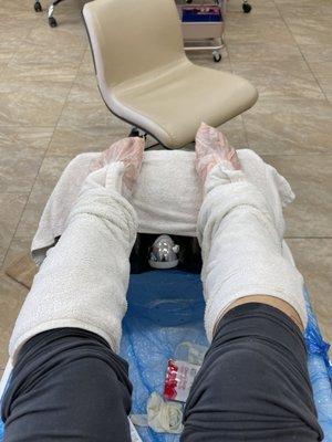 Jelly pedicure comes with paraffin wrap