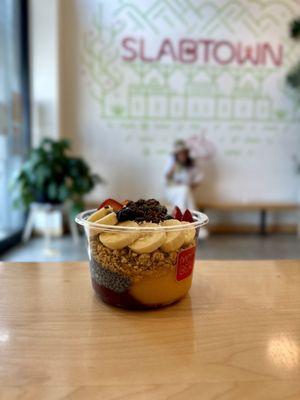 Açaí bowl at Moberi